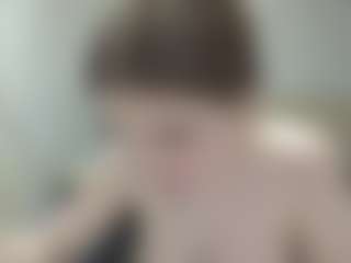 Live cam show with KirstinRobuck - Flashing on eurowanks.com
