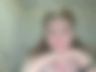 Live cam show with KirstinRobuck - Skinny on sexytreat.net