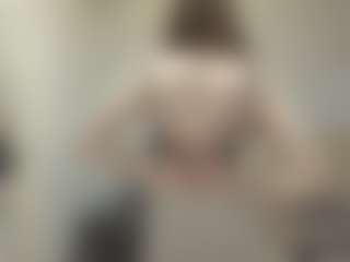 Live cam show with KirstinRobuck - Flashing on Milfs Live