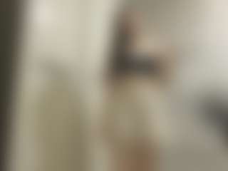 Live cam show with KirstinRobuck - Genital Piercings on Camming Site