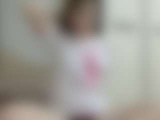 Live cam show with KirstinRobuck - Brown Hair on Camsoda