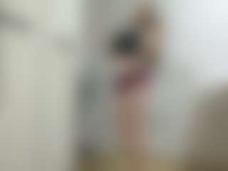 Live cam show with KirstinRobuck - Facial Piercings on Streamer API