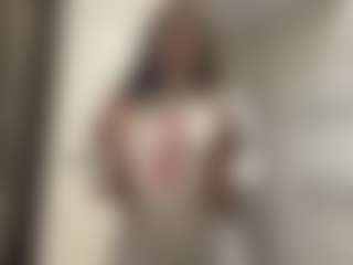 Live cam show with KirstinRobuck - Flashing on CamClone