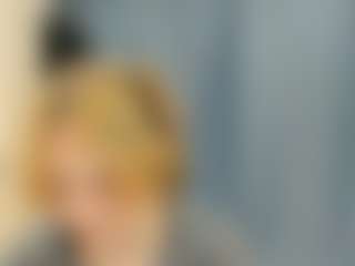 Live cam show with KishaGlasgow - Striptease on CamClone
