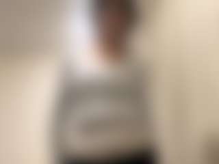 Live cam show with MozelleSuomela - Striptease on Camsoda