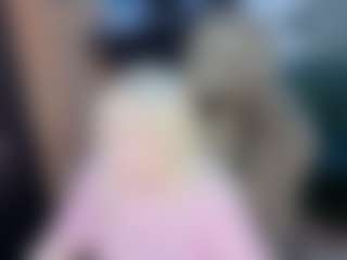 Live cam show with Soffa - Skinny on Chatstar