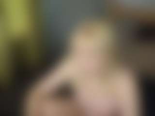 Live cam show with Soffa - Upskirt on Dolls Live