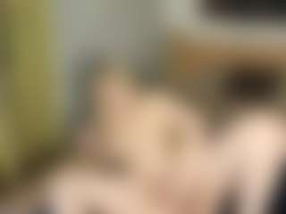 Live cam show with Soffa - Upskirt on livesuperchat.net