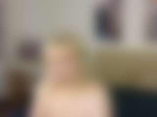 Live cam show with Soffa - Blonde Hair Fetish on Fling VIP Chat
