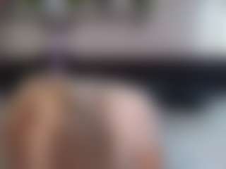 Live cam show with Soffa - Moaning on makecum.org