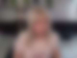 Live cam show with Soffa - Moaning on Milf Play