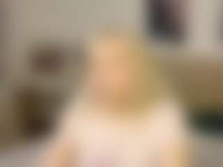 Live cam show with Soffa - Blonde Hair Petite on https://playwithruby.com