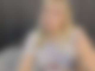 Live cam show with Soffa - Petite Young Adult on Mixed Magazine Live