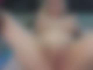 Spettacolo in cam dal vivo con Soffa - College Big Tits su Camsoda