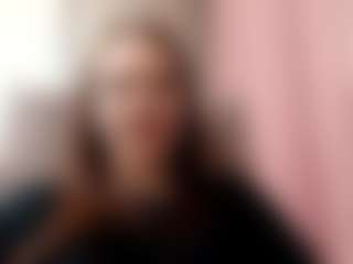 Live cam show with Veronica - Nipple Piercings on googirlz