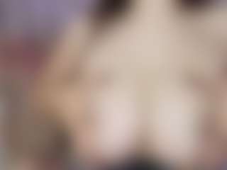 Live cam show with andrea-tay - Raven Hair on CamwithHer