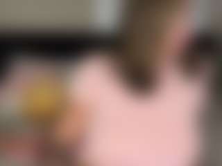 Live cam show with AngelMariee - Dildo Or Vibrator on Gym Cam Girls