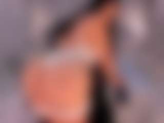 Live-Cam-Show mit AshleyFerrerX - Bedroom Brown Hair auf Camsoda