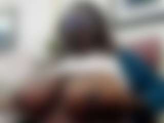 Live cam show with chocolateluv26 - Middle Aged on CamClone