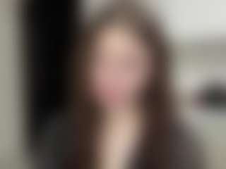 Live cam show with DelisaCalender - Petite on SpunkLive