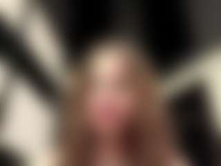 Live cam show with DelisaCalender - College Curvy on madthumbs