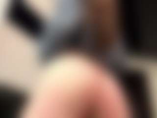 Live cam show with DelisaCalender - Eating Pussy on Camsoda