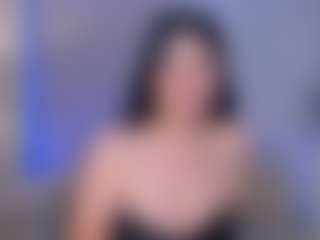 Live cam show with EmmaMonroeX - New Teen (18+) on hrnylive.com