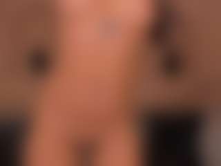 EmyLourens's Live Sex Cam Show