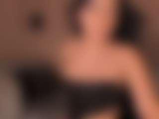 Live cam show with EmyLourens - Spank on wildcum.com