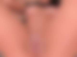EmyLourens's Live Sex Cam Show