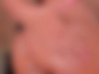 Live cam show with EmyLourens - Average on nudelive.tv