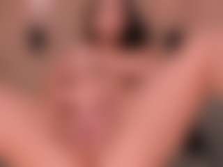 EmyLourens's Live Sex Cam Show