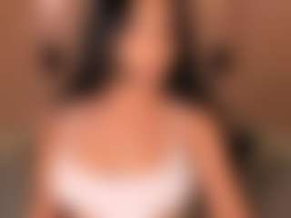 Live cam show with EmyLourens - Tease Teen (18+) on livesuperchat.net