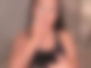EmyLourens's Live Sex Cam Show