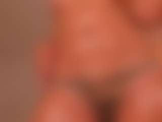 Live cam show with EmyLourens - Spank on livesuperchat.net