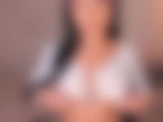 EmyLourens's Live Sex Cam Show