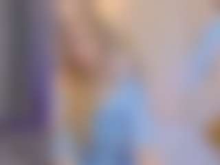 Live cam show with GlimmerSaffron - Striptease on CamClone