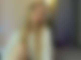 Live cam show with GlimmerSaffron - New Spank on Chatstar