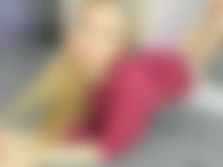 Live cam show with GlimmerSaffron - New Spank on CamClone
