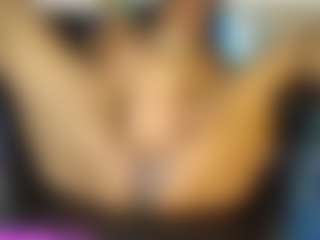 GoldenGoddess38's Live Sex Cam Show