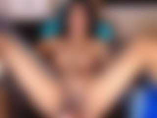 GoldenGoddess38 MILF webcam performer live streaming