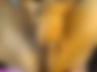 Live cam show with GoldenGoddess38 - Tittyfuck on dropp.cam
