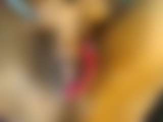 Live cam show with GoldenGoddess38 - Double Penetration on boobsie.com