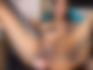 Live cam show with GoldenGoddess38 - Double Penetration on Camsoda