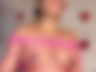 Live cam show with GoldenGoddess38 - Middle Aged on xheatlive.com