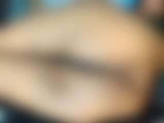Live cam show with GoldenGoddess38 - Tittyfuck on Dolls Live