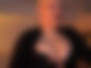 Live cam show with heynoirsam - Green Eyes on Camsoda