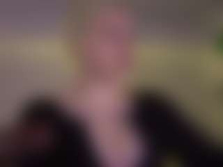 Live cam show with heynoirsam - Green Eyes on Camsoda
