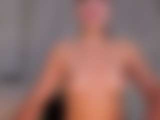 Live cam show with JuliaBanks - New Teen (18+) on instabang