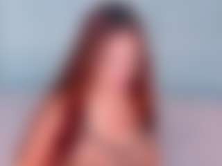 Live cam show with JuliaBanks - Average on StripNow